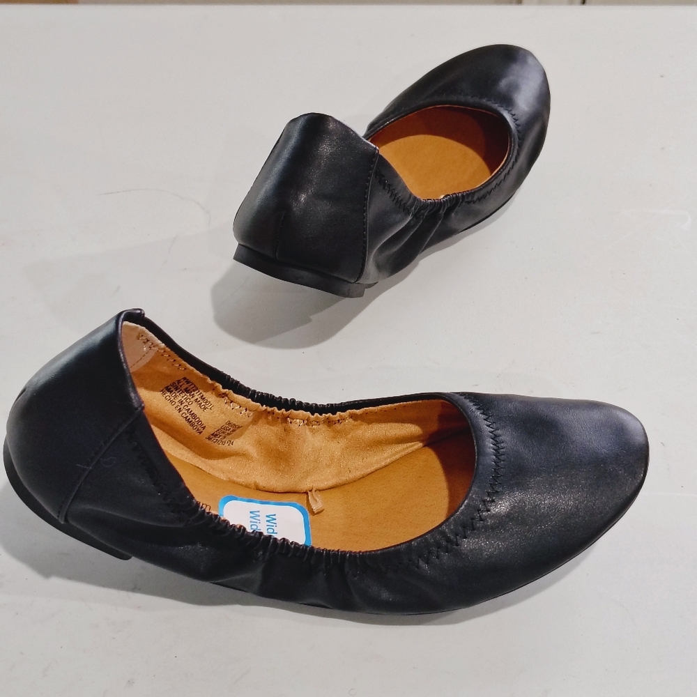 Women's Black Ballet Flats Size 8W